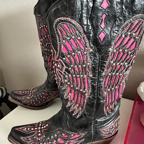 Corral Black and Pink Heeled Boots with Ornate Design - Picture 4 of 10